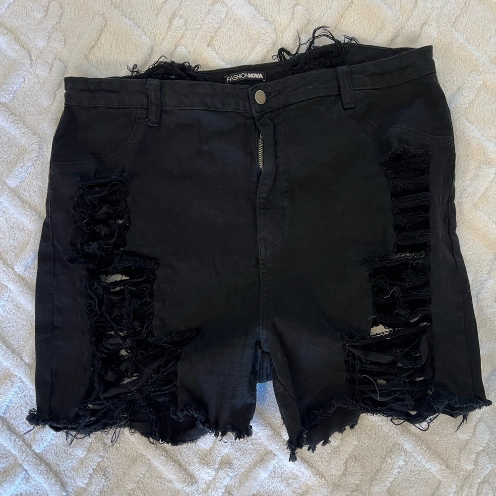 2X fashion, nova shredded shorts new with tag set - Picture 5 of 8